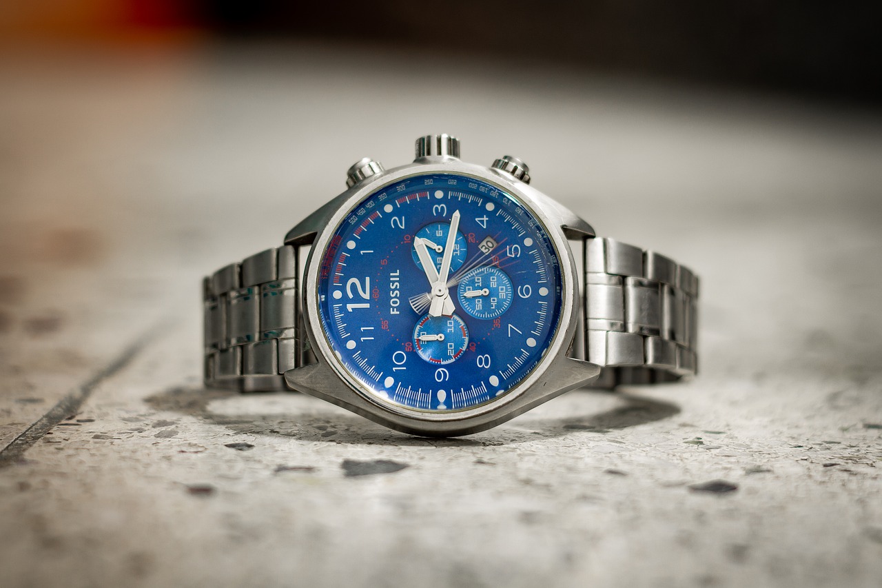 Различни видове стоманени корпуси на часовници